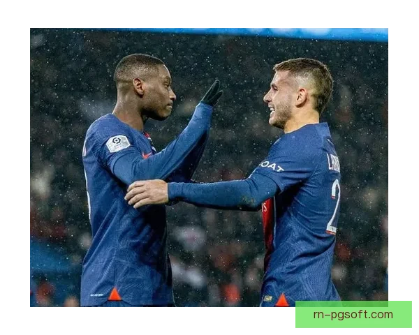 朗斯主场3-1力克巴黎圣日耳曼 强势展现法甲冠军争夺实力 朗斯主场3-1力克巴黎圣日耳曼 强势展现法甲冠军争夺实力