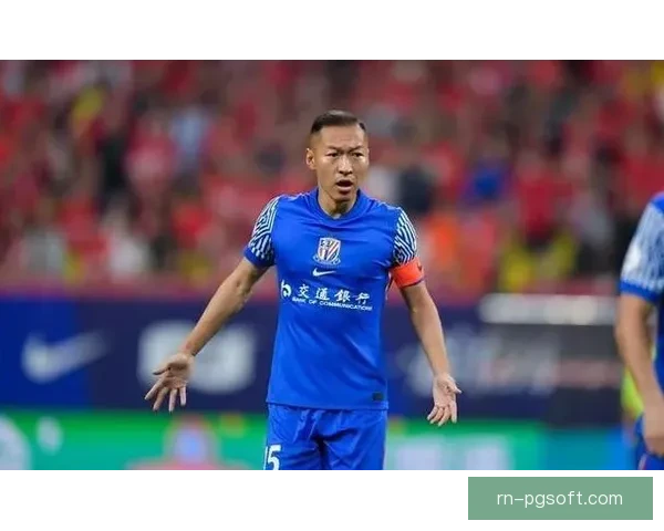 吴曦老将稳守中场以经验点燃斗志为球队再续荣耀新篇再启新征程梦